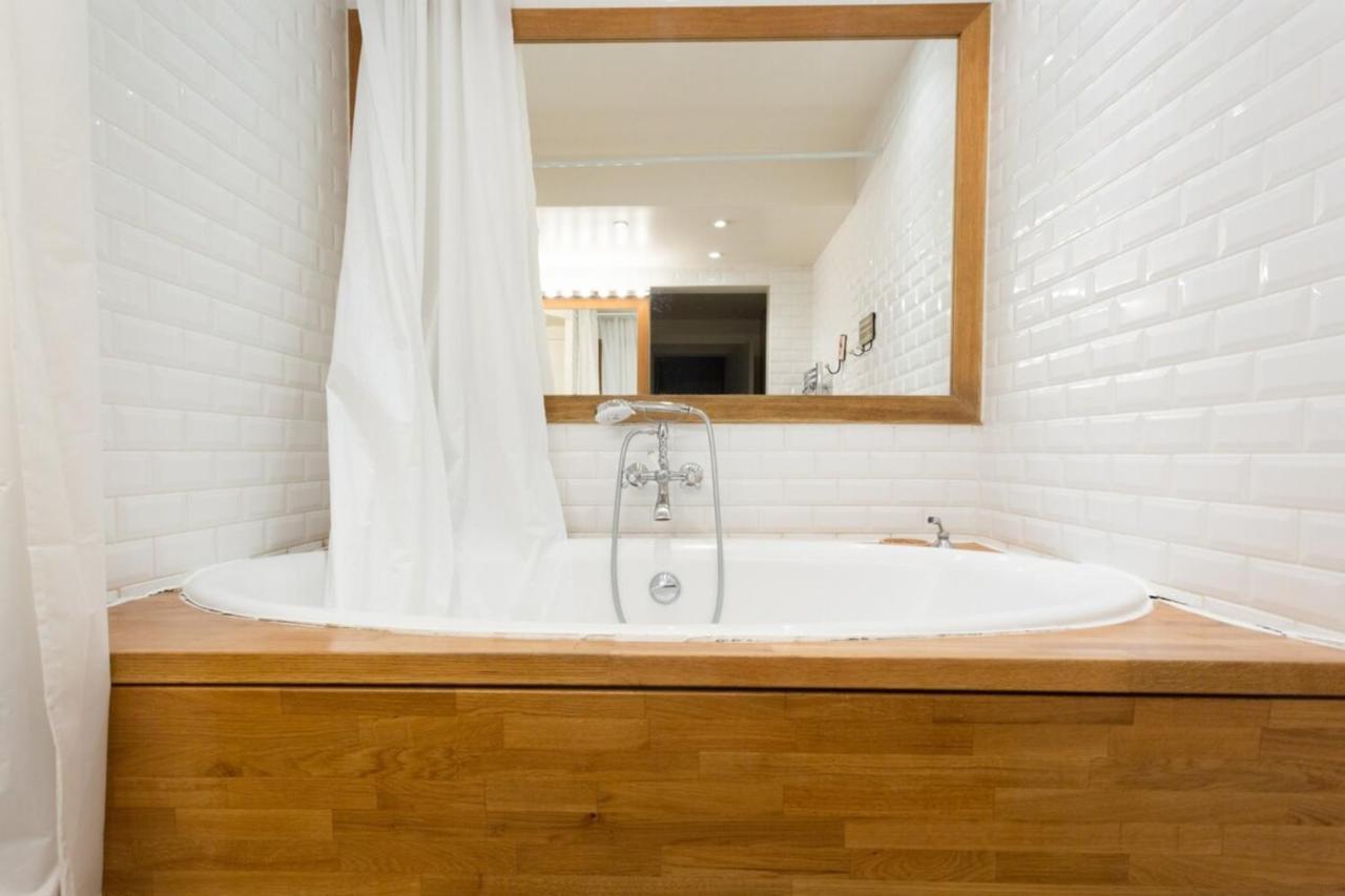Charming Appartment In Le Marais Paris Eksteriør billede